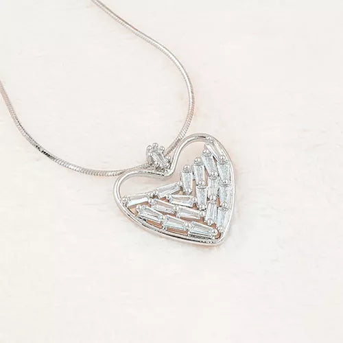 Collar white crystal zircons