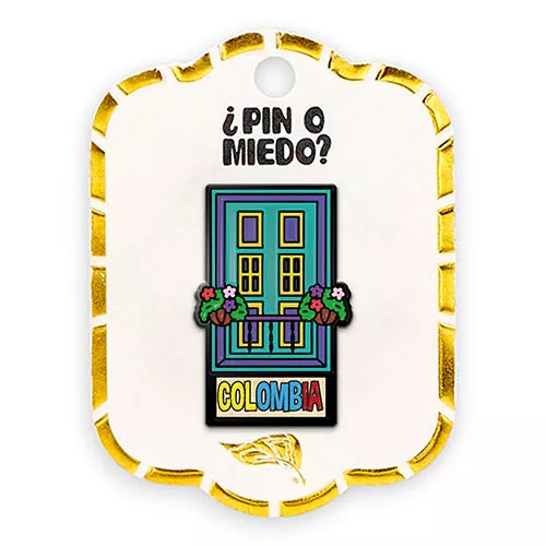 Pin metálico ventana tradicional