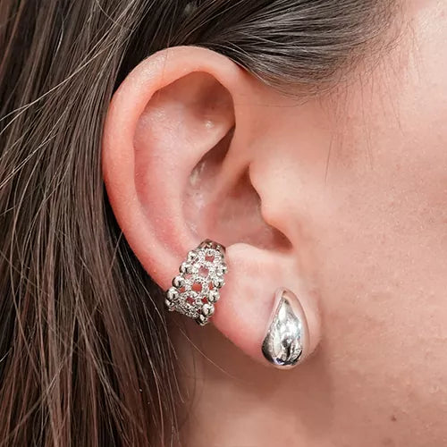 Ear cuff links with balls