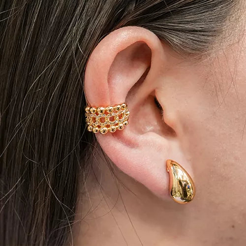 Ear cuff links with balls