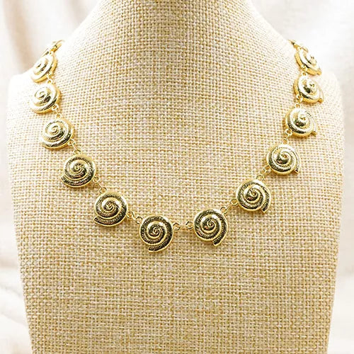 Collar en rodio shells