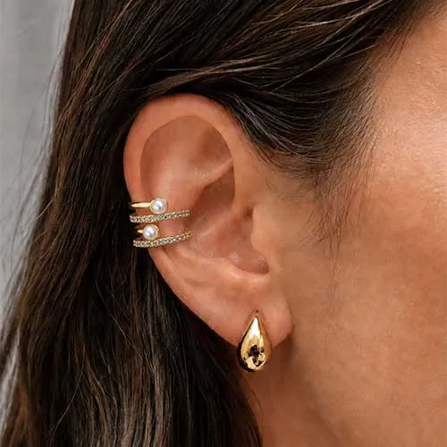 Ear cuff double enclosed pearl