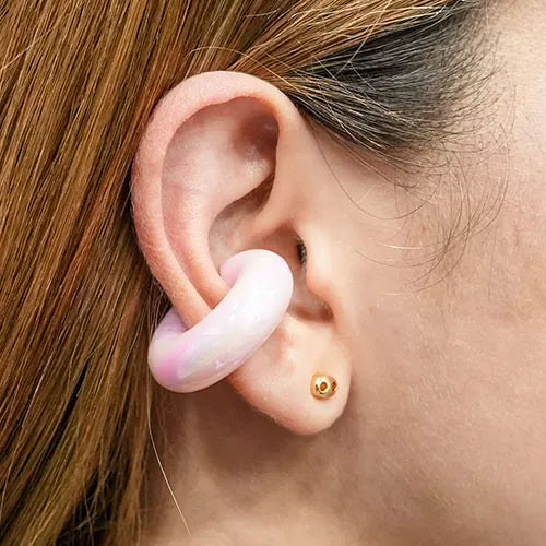 Ear cuff chunky sencillo en acrílico