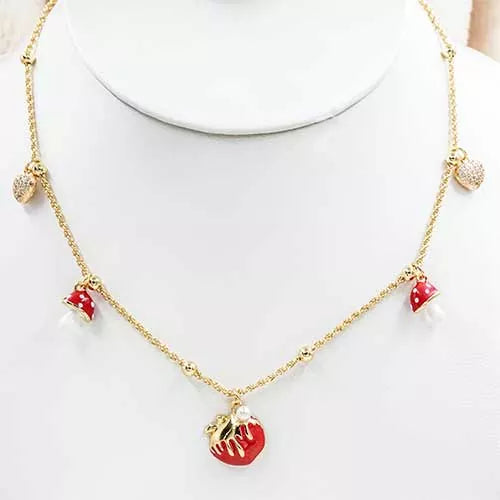 Collar dripped apple