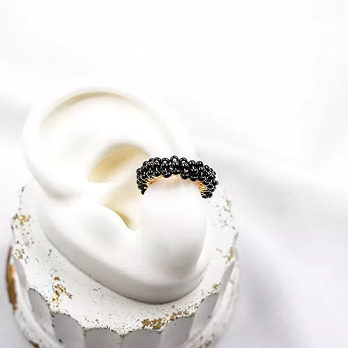 Ear cuff patrón de mostacilla (Con defecto sin garantía)