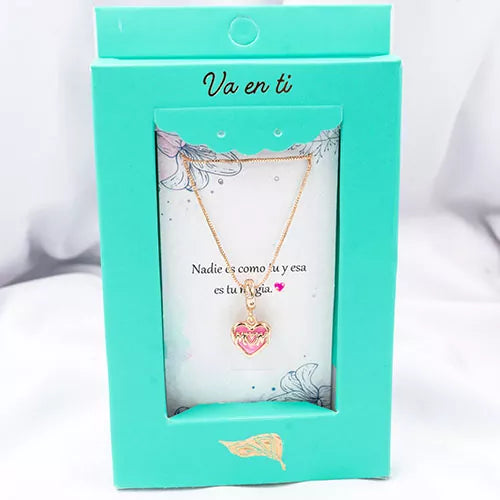 Collar love for mom