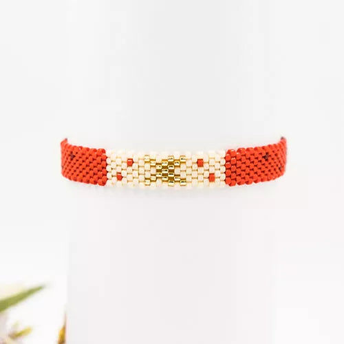Pulsera Miyuki X en el centro