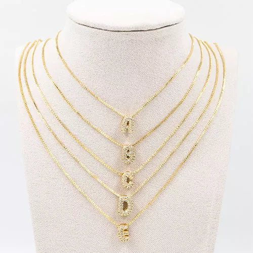Collar de iniciales en rodio semi round letters