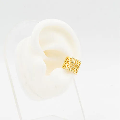 Ear cuff pattern of triangles several rows