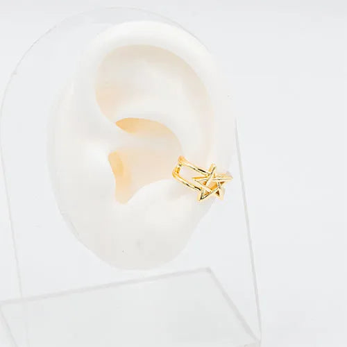 Ear cuff star crossed in lines