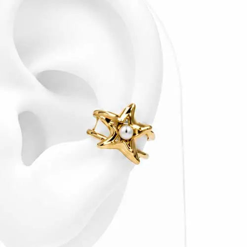 Ear cuff star engraved with pearl in the center