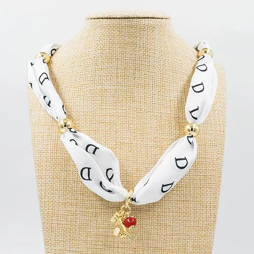 Pañoleta necklace type Ref 3