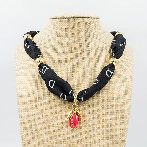 Pañoleta necklace type Ref 7