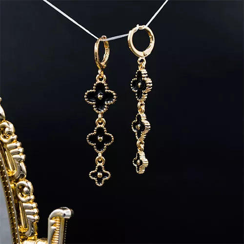 Par de candongas three hanging clovers