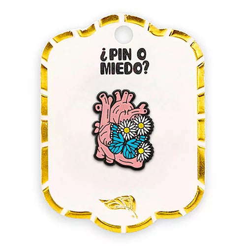 Pin metálico corazón aesthetic