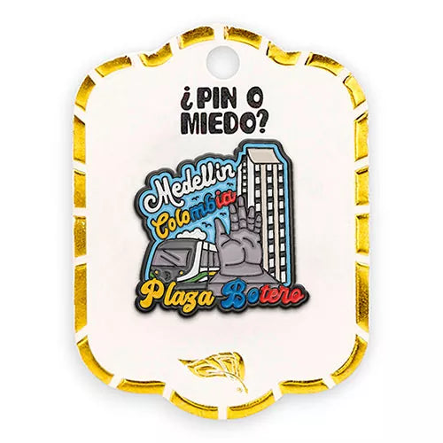 Pin metálico plaza botero